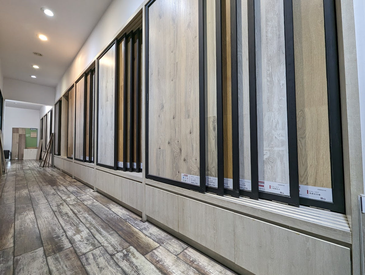 高雄岡山總公司展間木地板展示牆
