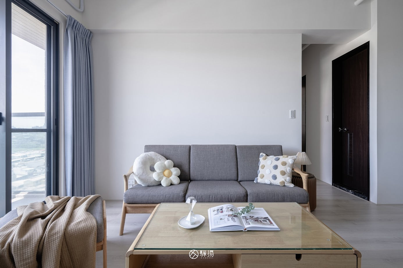 客廳 | EHL133 科爾皮諾白橡 木地板 | 明峻地板