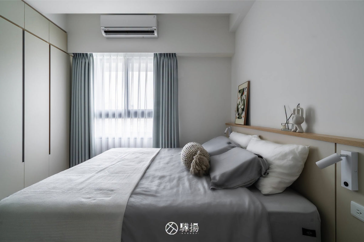 主臥床鋪、衣櫃與窗邊採光 | EHL129 巴洛克白橡 超耐磨木地板 | 明峻地板